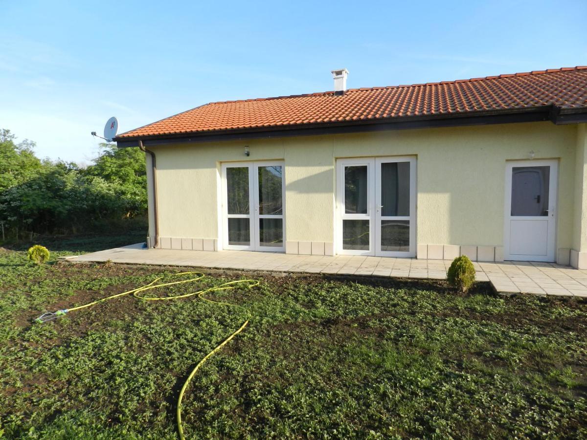 Villa Campo Ezerets Exterior foto